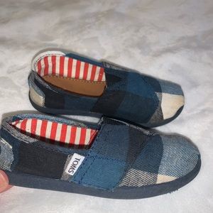 Tom’s Toddler Shoes, Velcro open. Sz. T10 (unisex)